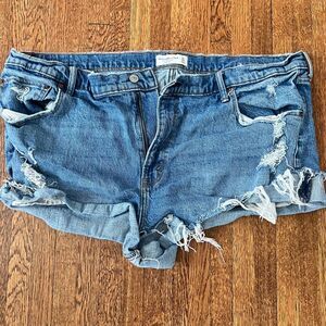 Abercrombie & Fitch The Mom Short High Rise Jean Shorts Women’s Size 35